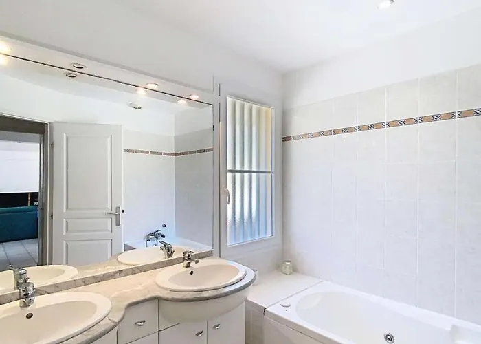Atlantic - Spacieuse Avec Piscine Chauffee Pour 6 Personnes Ocean Mae-1011 Villa